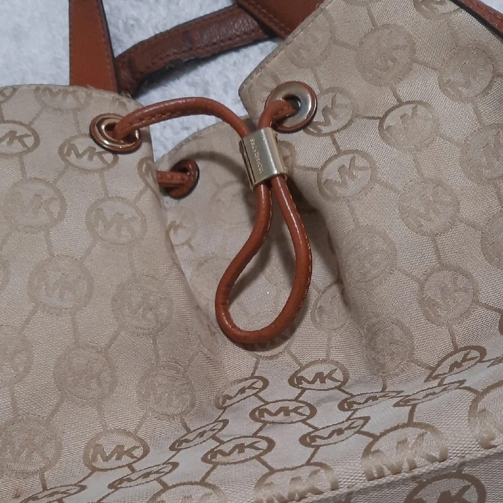 Michael Kors Cream and Brown Shoulder Bag